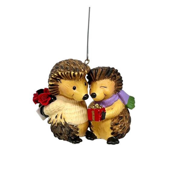 Vintage Hallmark Hedgehog Couple Christmas Ornament Stuck on You 2003 - Picture 9 of 9